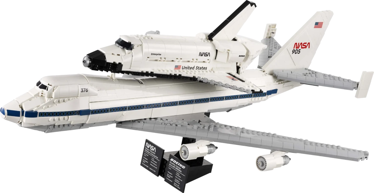 LEGO 10360 Shuttle Carrier Aircraft