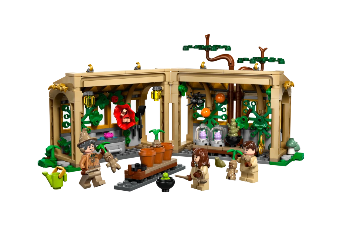LEGO 76445 Hogwarts Castle: Herbology Class