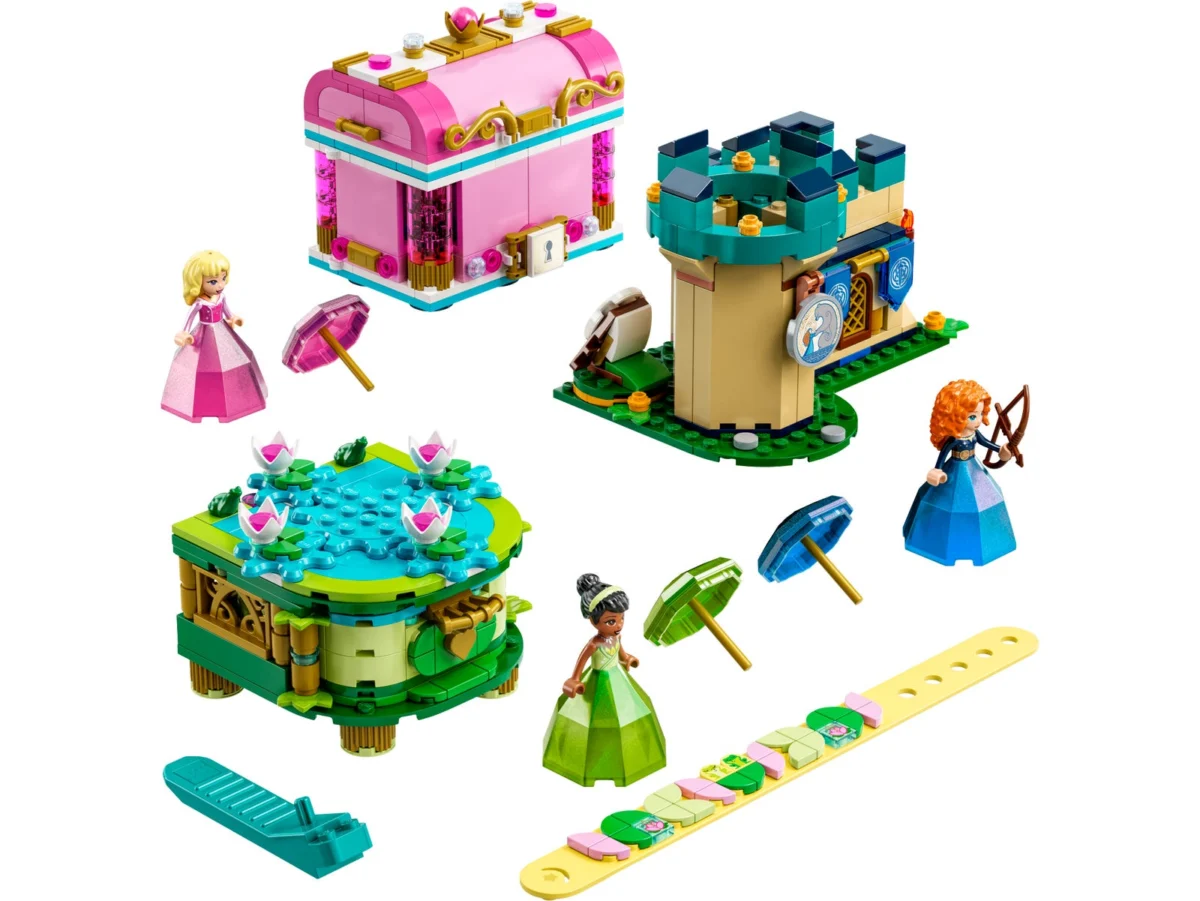 LEGO 43203 Aurora, Merida and Tiana’s Enchanted Creations