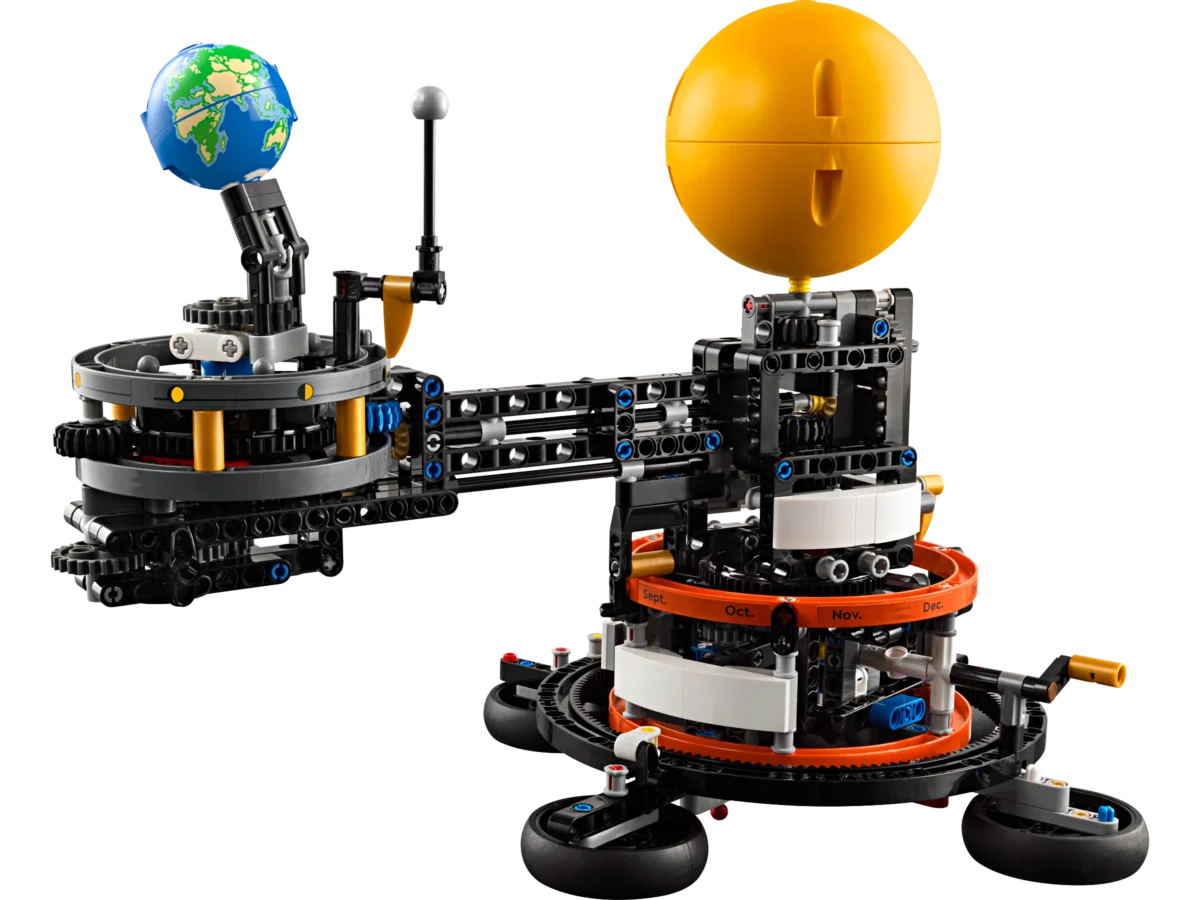 LEGO 42179 Planet Earth and Moon in Orbit